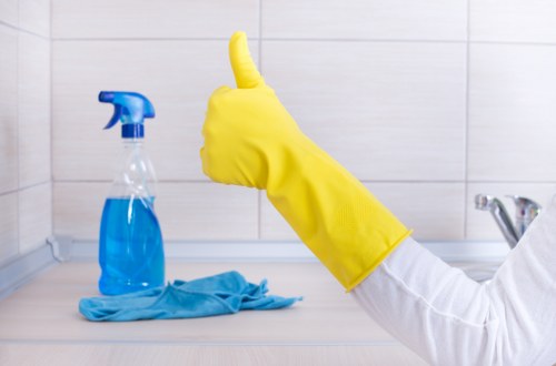 Deep cleaning kitchen surfaces during end of tenancy cleaning